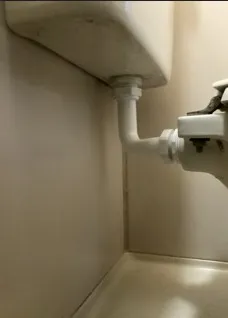広島県広島市南区でトイレ洗浄管の交換