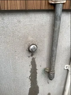 広島県三原市｜蛇口水漏れ・屋外の洗濯機用蛇口を撤去してプラグ止水