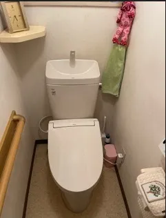 愛知県豊田市｜トイレつまり・流してしまったタオルを便器脱着で取り除き20年以上使用のトイレも交換