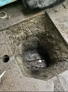 愛知県清須市｜油汚れと落ち葉による排水桝のつまりを高圧洗浄で解消