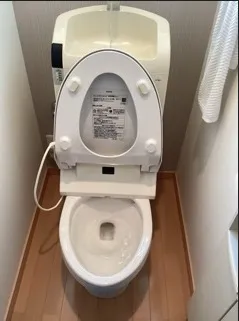 静岡県静岡市葵区｜排水ソケットに大量の紙が詰まったトイレつまりを便器脱着で解消